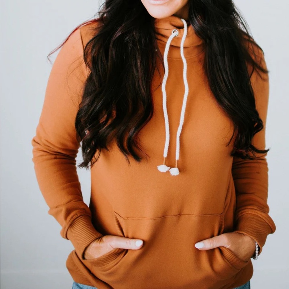 NWT Women's Brynn Crossover Hoodie by Lily & Lottie - Rust Large Lauriebelles